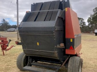 2000 Case IH 627 Round Baler