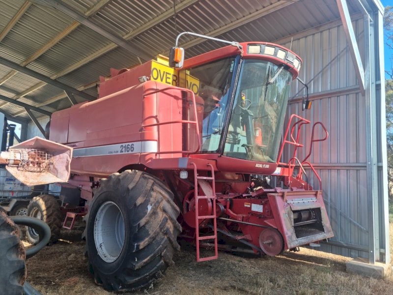 Case 2166 Header with 30Ft Front and Comb Trailer
