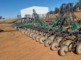 2002 Janke Universal 54ft Bar with 2002 Simplicity 12000L Cart