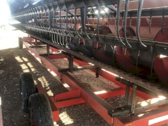 Case 2166 Header- 1010 25ft Front and Comb Trailer