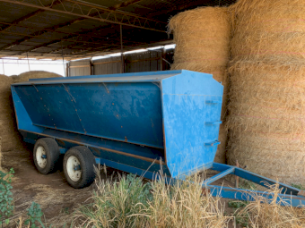 Finch Tandem Axle Cotton Seed Feeder
