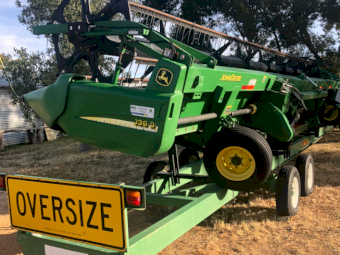 John Deere 936D Draper Front