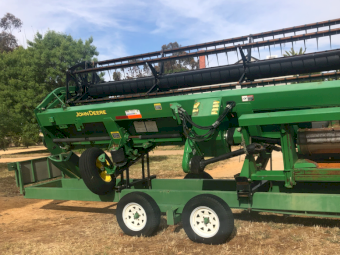 John Deere 936D Draper Front