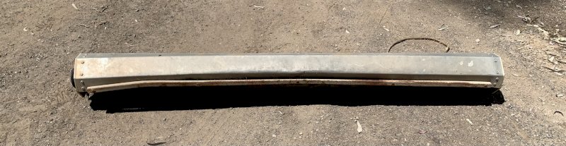 Retractable truck tarp