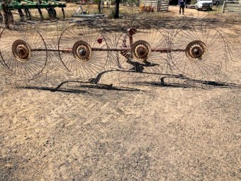 Three point linkage four wheel Rake