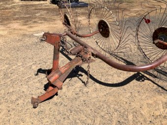 Three point linkage four wheel Rake
