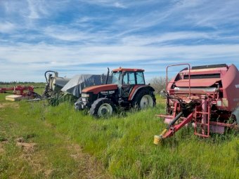 1998 New Holland M115 Tractor