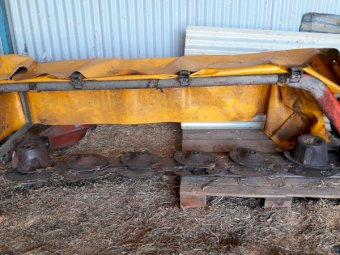 Kuhn 6 Disc Hay Mower