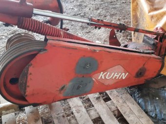 Kuhn 6 Disc Hay Mower