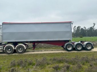 2006 JTB Lead Roll Back Chassis Tipper