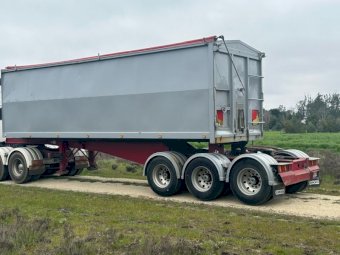 2006 JTB Lead Roll Back Chassis Tipper