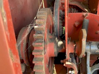 New Holland 568 Baler with Jadan Bale Grab and Accumulator