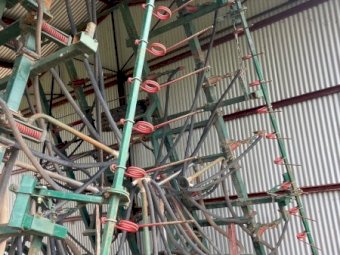 12m Janke 400 Seeder Bar