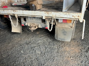 UD Tipper Tray Truck