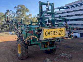 1999 Goldacres 2500 lt Trailing Sprayer