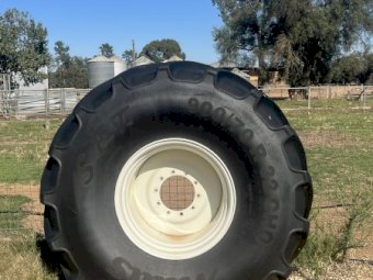 Mitas 900/70r32 Tyres and Rims