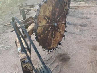 Coolamon Steel works 11 wheel hay rake