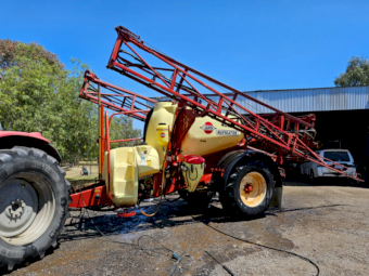 Hardi Navigator 4028 Boom Spray