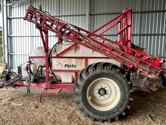 2008 Croplands Pinto 3000 lt Trailing Sprayer