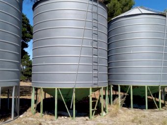Campbell Grain Silos 700 bag x 2