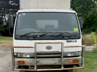 1999 UD PKB210 Curtainsider Truck