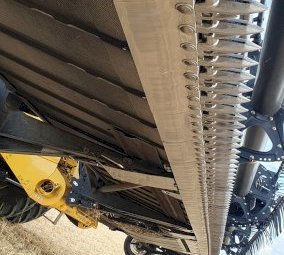 2017  45 ft MacDon FD 75 Flex Draper front with Cross Auger