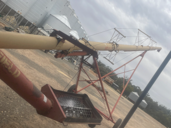 Westfield 10-71 Swing Away Auger