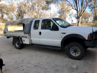 2002 Ford F 250  6 Cylinder 4x4 Trayback Ute