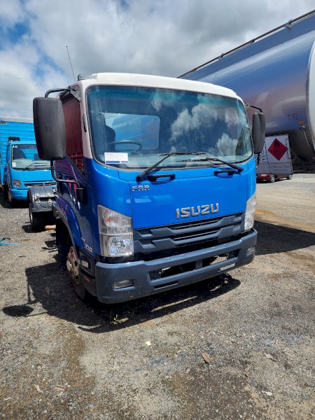 2017 Isuzu FRR 107-210  Truck