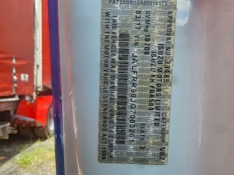 2017 Isuzu FRR 107-210  Truck