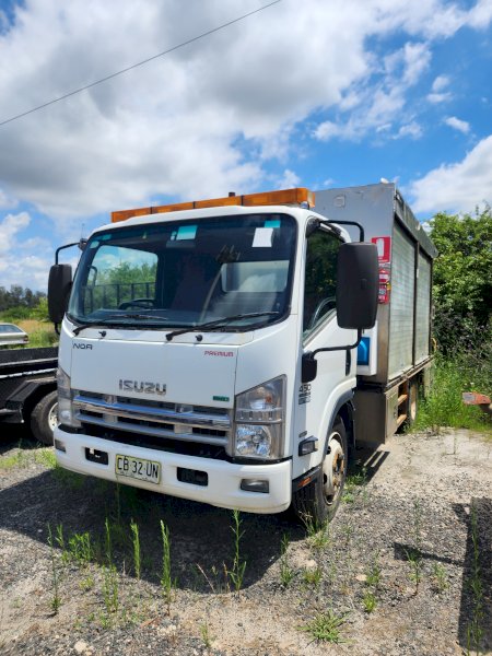 2014 Isuzu NQR 450 Truck