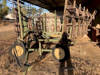 Horward Bagshaw 15 leaf hydraulic harrows.