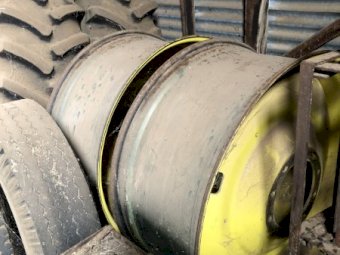 2 x John Deere 8000 Series Duals Rims & Tyres