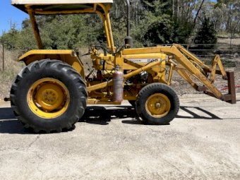 Massey Ferguson Loader with Forks, 20B/240