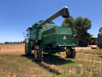 1984 John Deere 8820 Header with 224 Tyne Reel Open Front