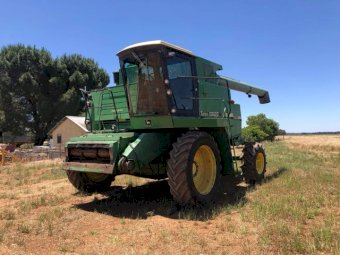 1984 John Deere 8820 Header with 224 Tyne Reel Open Front