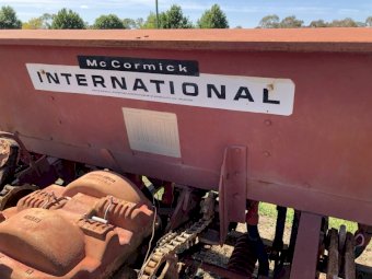 McCormick International 6–2 direct drill combine