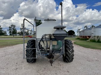 2004 Homan Twin Bin Air cart