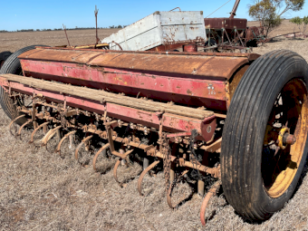 Massey Ferguson 500 Combine