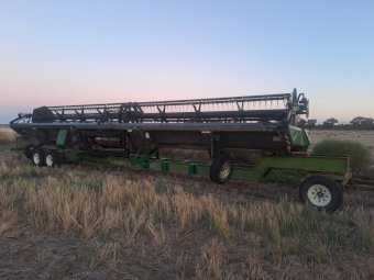 2008 40' Midwest CropHawk Draper Front