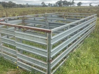 Crate at 4.6 m x 2.3 x 1.2 m with aluminium sides