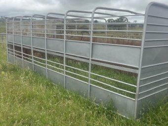 Crate 6.5 m x 2.4 m x 2 m