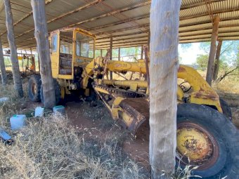 Alis Chalmers Road Grader