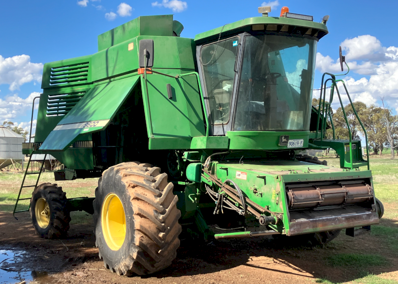 1996 John Deere 9600 Header