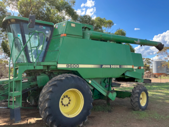 1996 John Deere 9600 Header