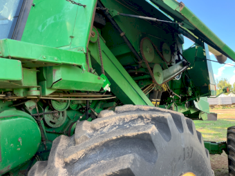 1996 John Deere 9600 Header