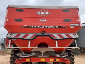 2022 Kuhn Axis 50.2 H-EMC-W linkage spreader.
