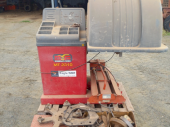 2005 Mondolfo Ferro MT2310 Truck Wheel Balancer