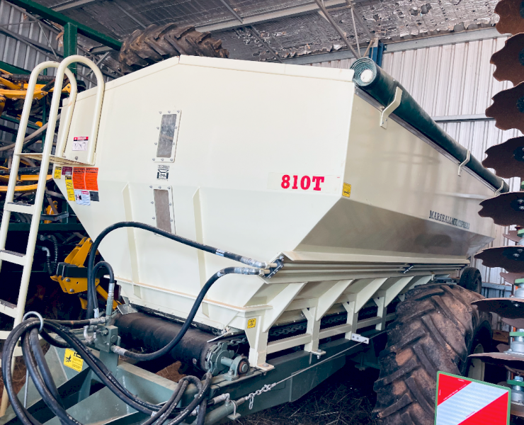 2014 Marshall 810T Spreader