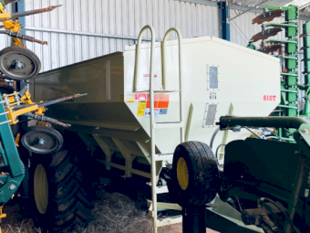 2014 Marshall 810T Spreader